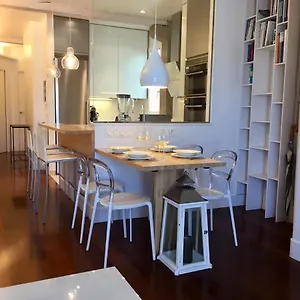 Decor En Gros Con Vistas Al Río Apartamento
